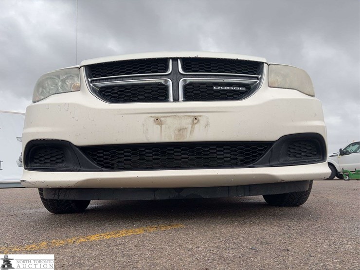 2011-dodge-grand-caravan-se-image-25