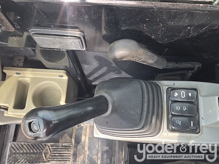 2018-caterpillar-305.5-image-115