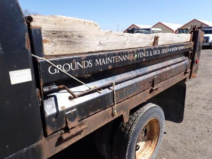 2003-ford-f550-xl-image-33