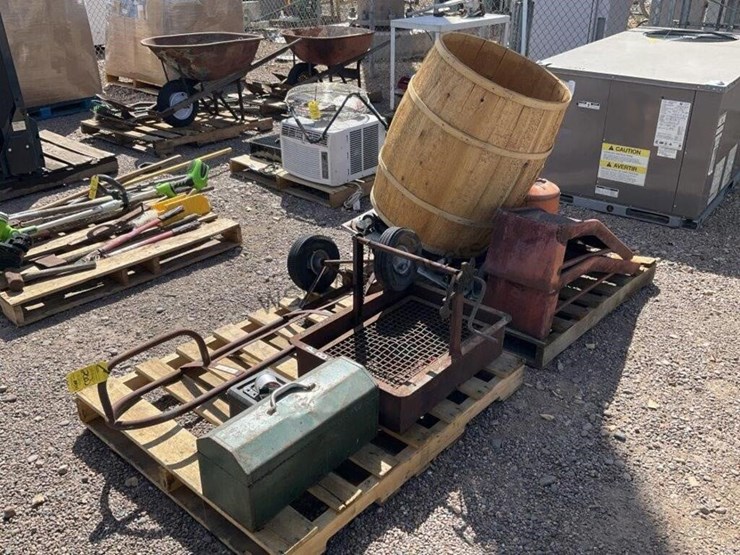 (2)-pallets-of-misc-image-1