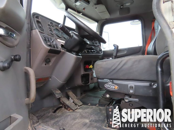 2016-peterbilt-365-image-6