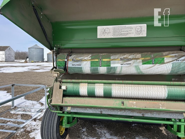 2001-john-deere-567-image-29