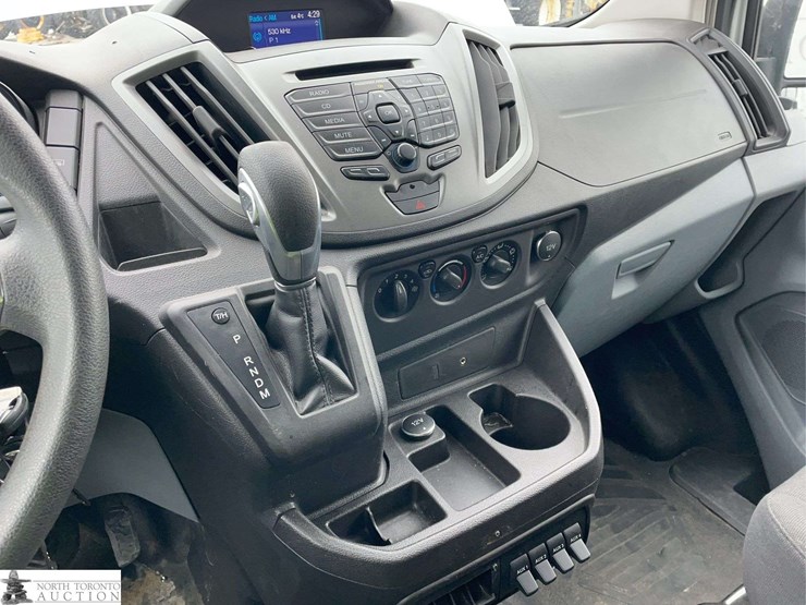 2016-ford-transit-image-13