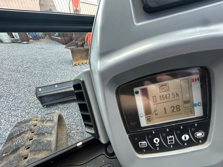 2016-kubota-kx080-4-image-36