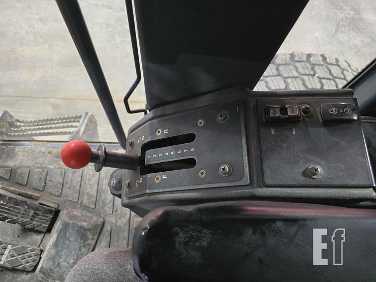 2012-deere-770g-image-24