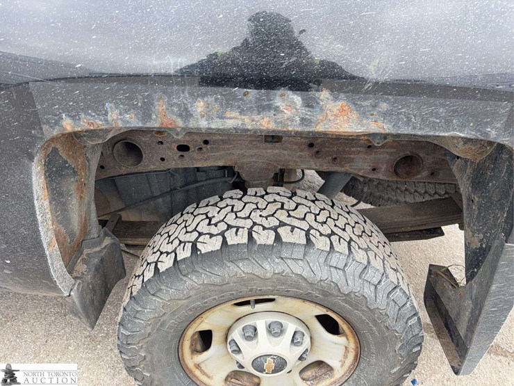 2016-chevrolet-silverado-2500hd-image-43