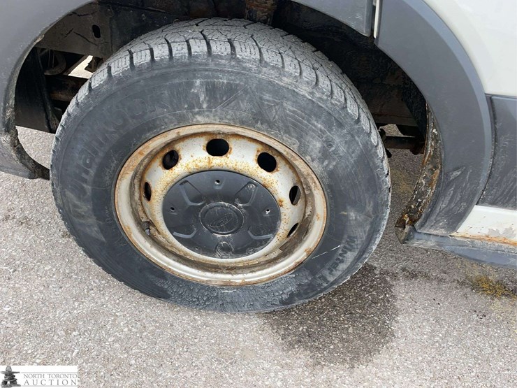 2015-ford-transit-image-23