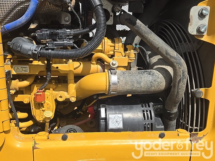 2021-caterpillar-d1-image-50