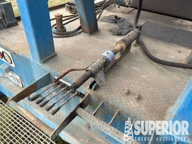 2014-international-7400-image-11