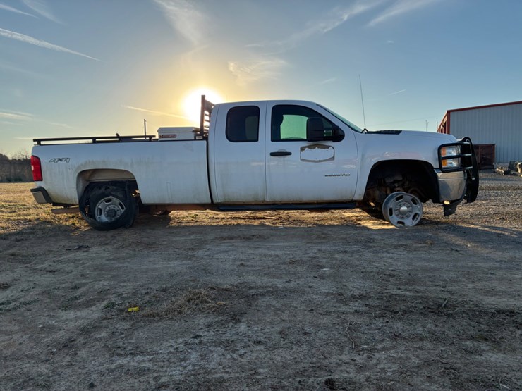 2013-chevrolet-2500-image-4