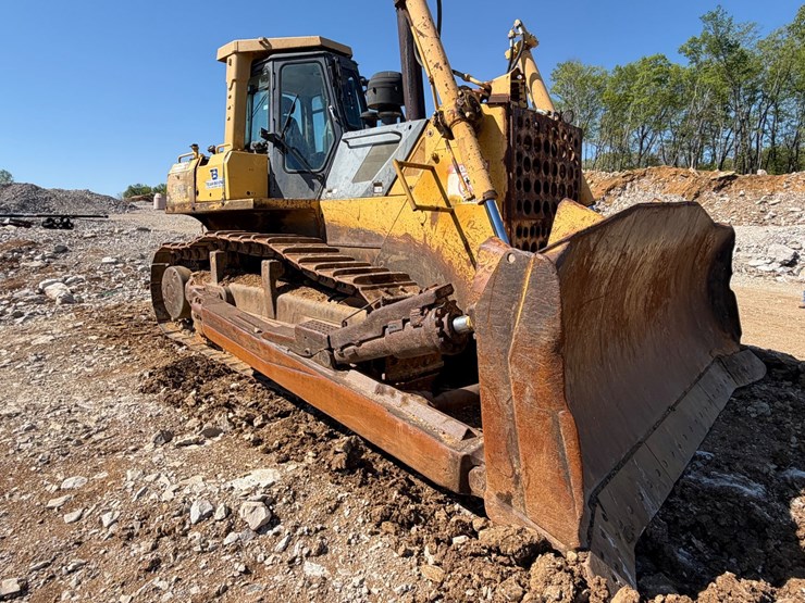 2003-komatsu-d155ax-5-image-17