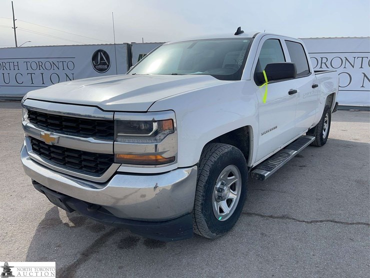 2017-chevrolet-silverado-1500-image-1