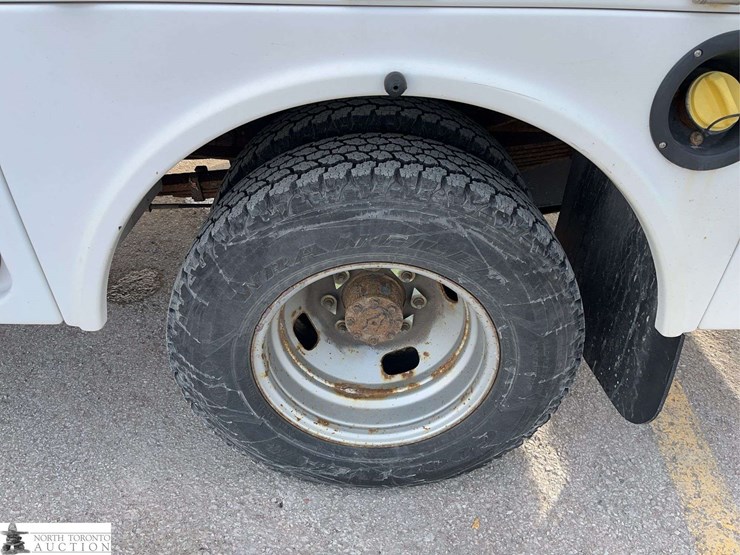 2013-ford-f350-image-25