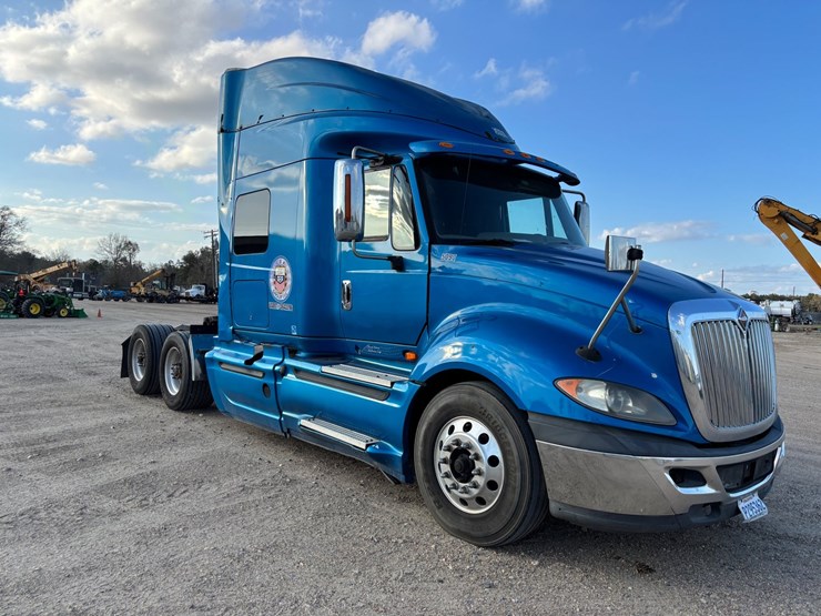 2015-international-prostar-image-2