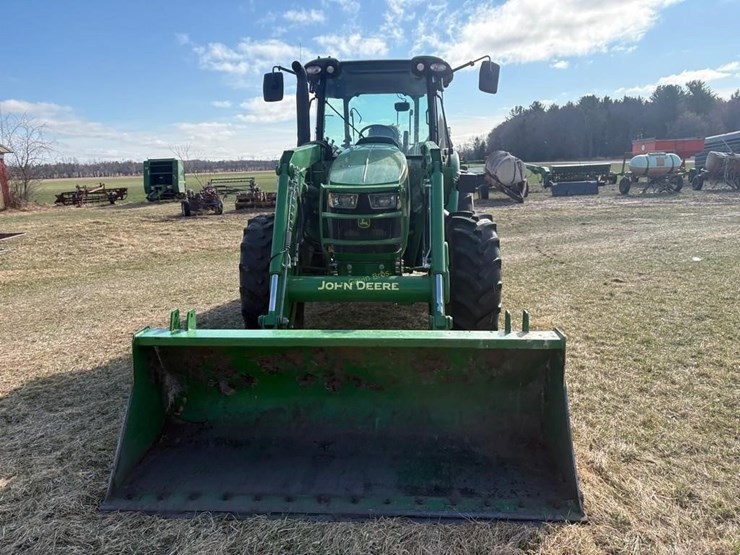 2022-john-deere-5100m-image-2
