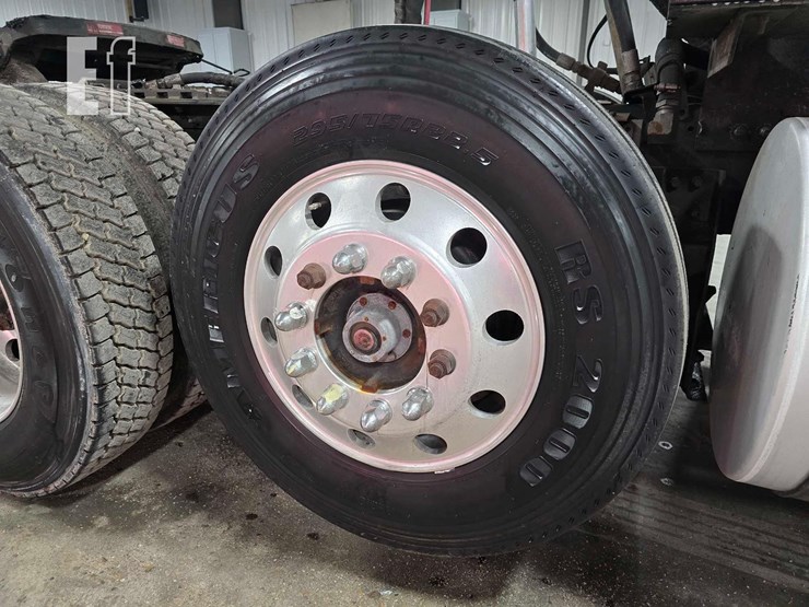 2017-mack-pinnacle-chu613-image-34