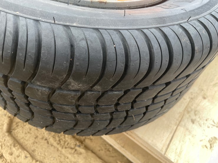 #3923-•-(5)-trailer-tires-image-8