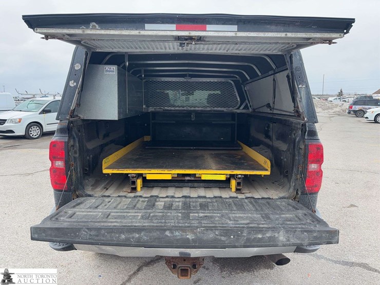 2016-chevrolet-silverado-2500hd-image-29