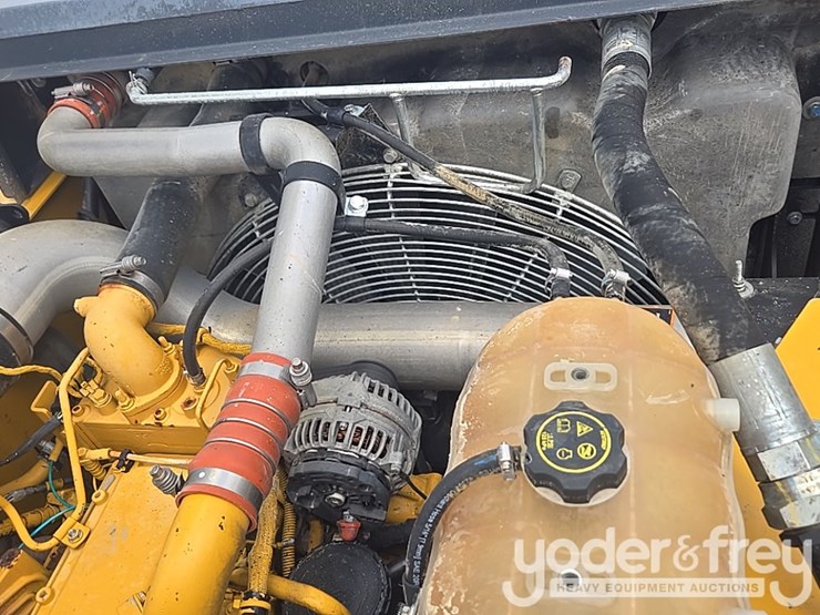 2017-deere-210g-lc-image-92