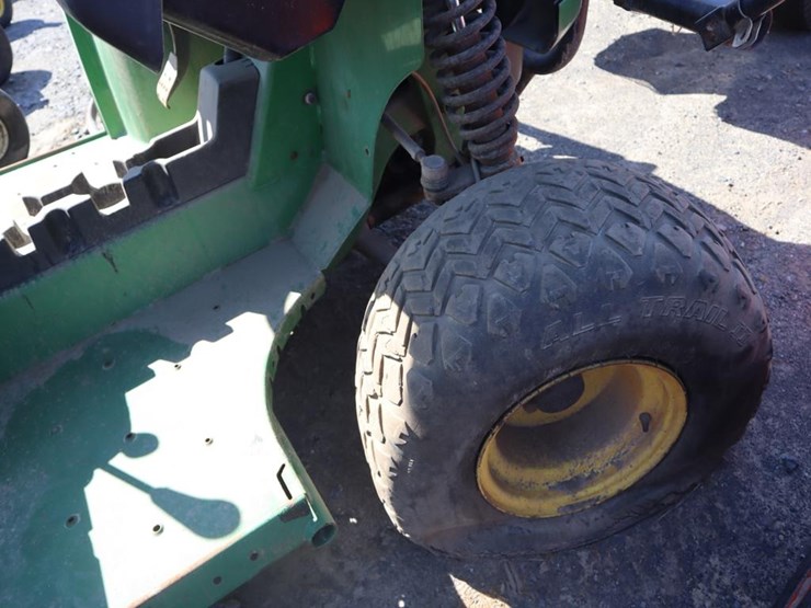 john-deere-gator-image-10