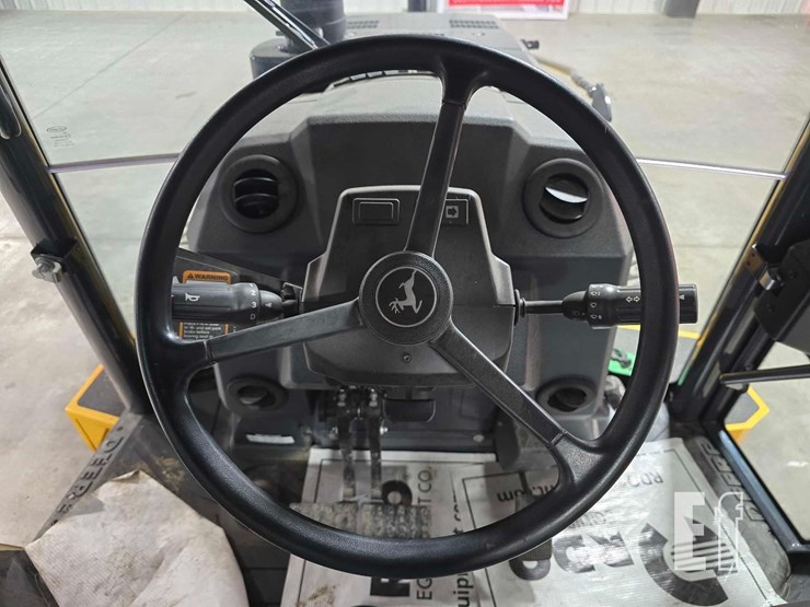 2023-deere-320-p-tier-image-14