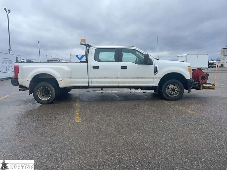 2017-ford-f350-image-4
