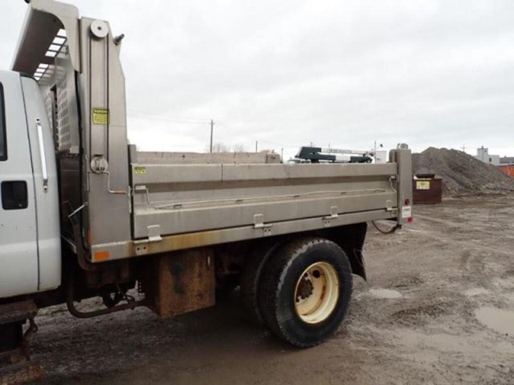 2006-ford-f650-xlt-image-35