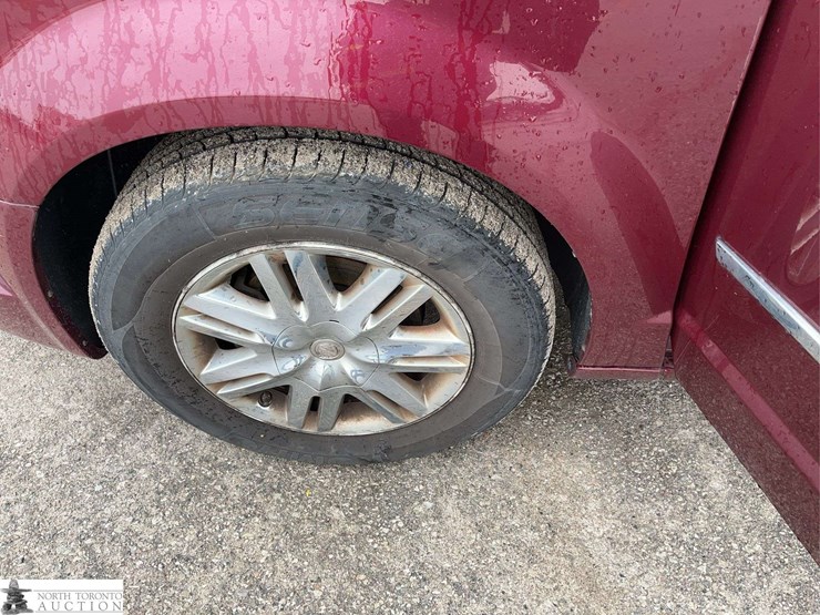 2008-chrysler-town-&-country-image-24