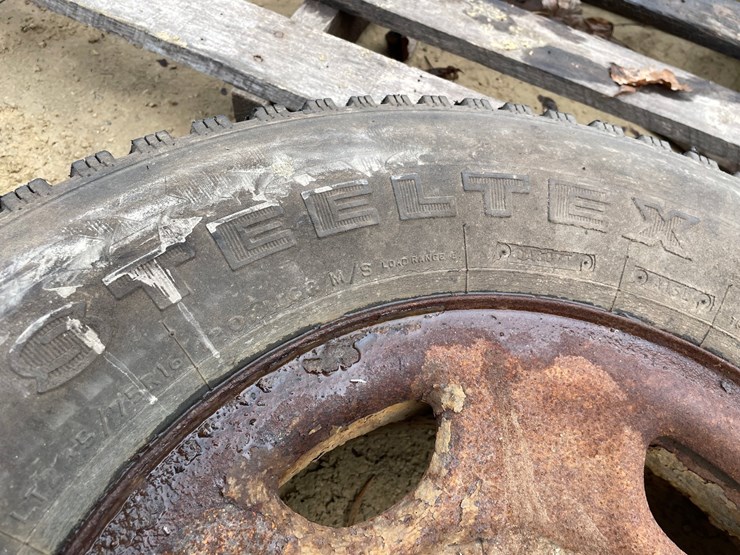 #3926-•-(6)-spare-rims-and-tires-image-8