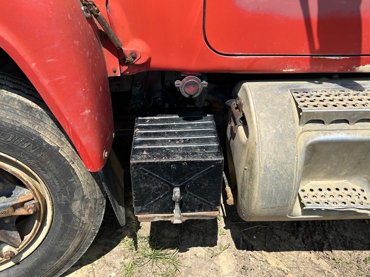 #31965-•-1989-mack-r688-tandem-axle-truck-tractor-image-12