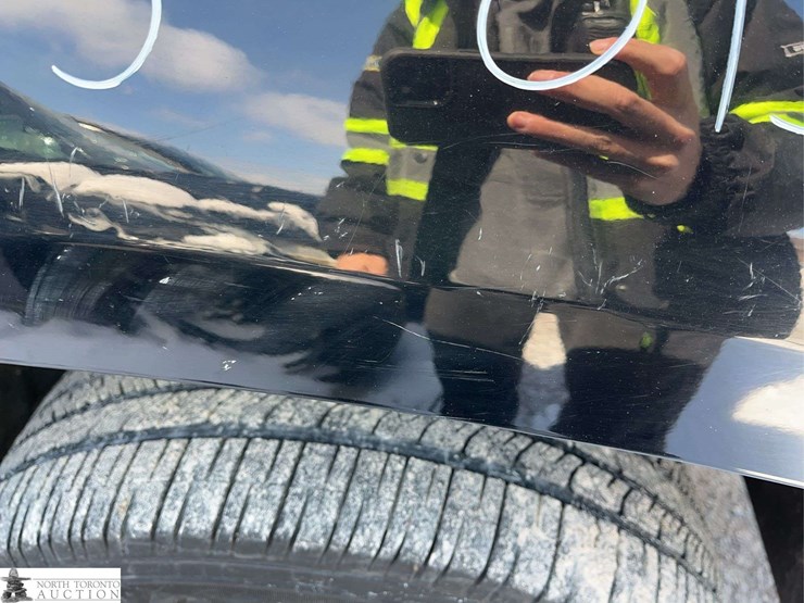 2017-chevrolet-tahoe-image-18