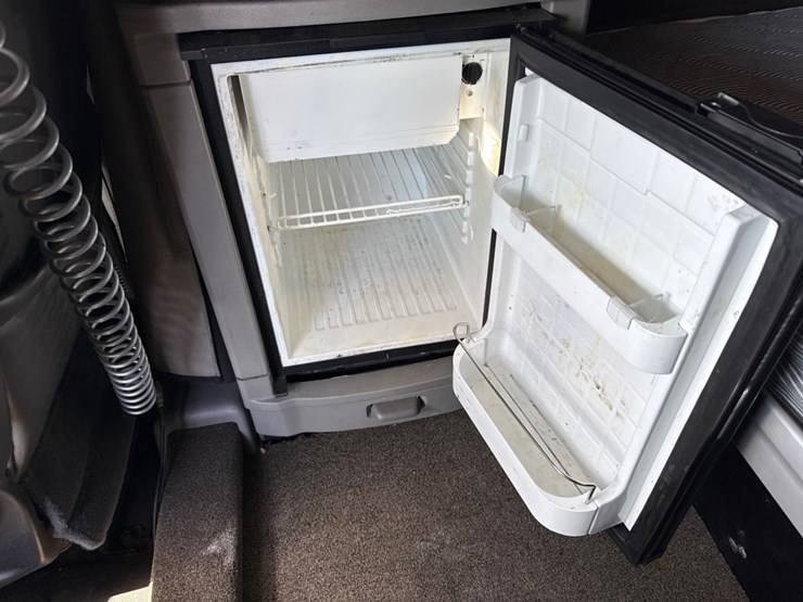 2018-peterbilt-579-image-48