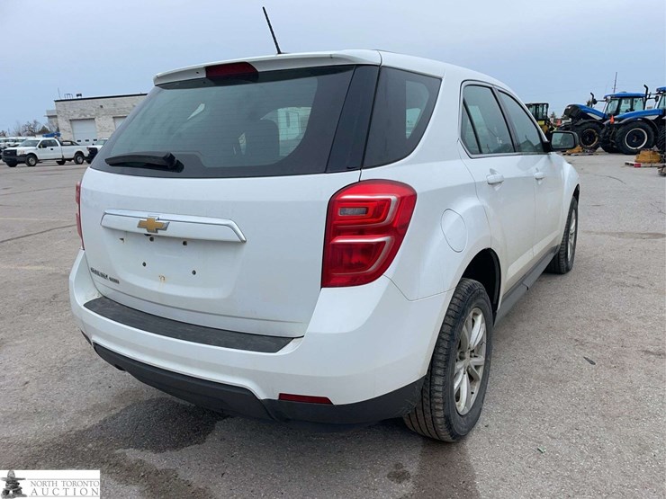 2017-chevrolet-equinox-image-5