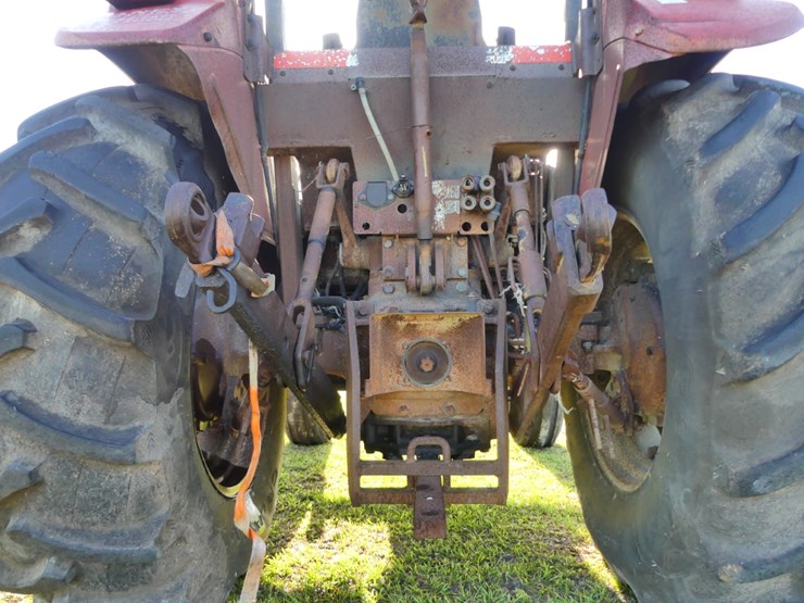 case-ih-farmall-80-image-5