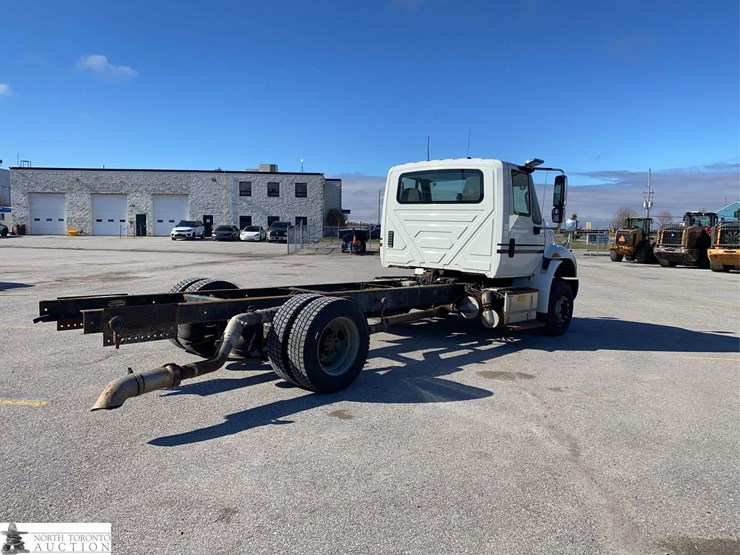 2017-international-durastar-4300-image-5