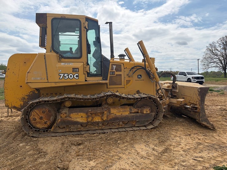 deere-750c-lt-image-15