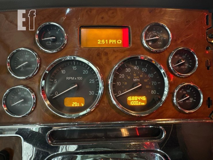 2008-peterbilt-386-image-17