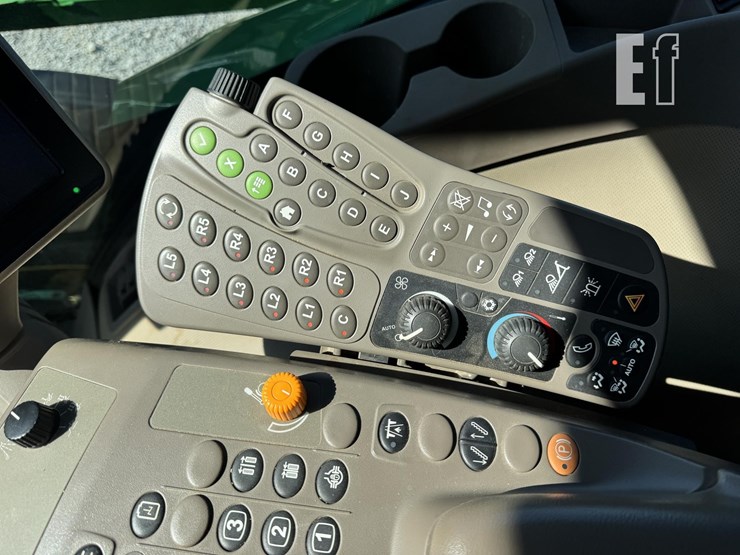 2017-john-deere-r4038-image-40