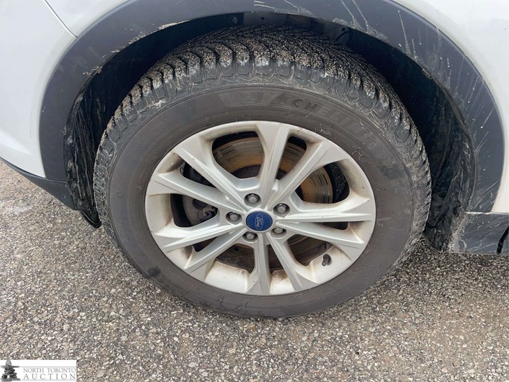 2017-ford-escape-image-24