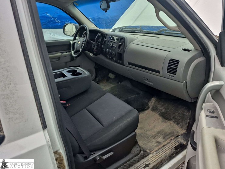 2013-chevrolet-silverado-1500-image-31