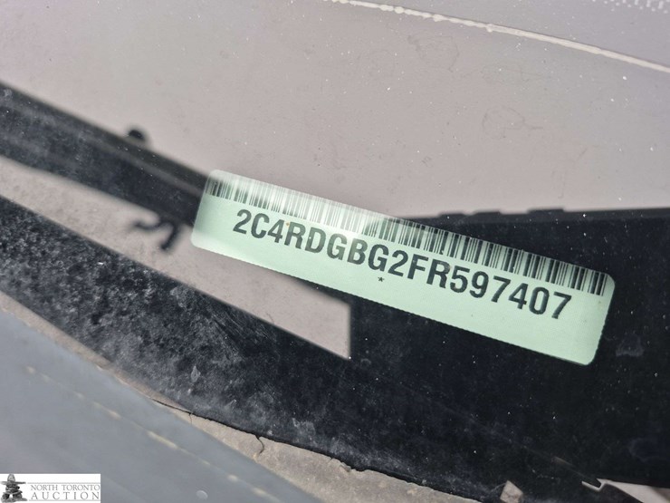 2015-dodge-grand-caravan-sxt-image-16