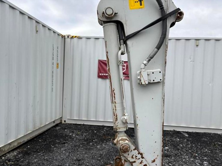 2017-takeuchi-tb240-image-8