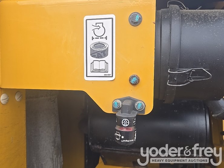 2018-caterpillar-305.5-image-55