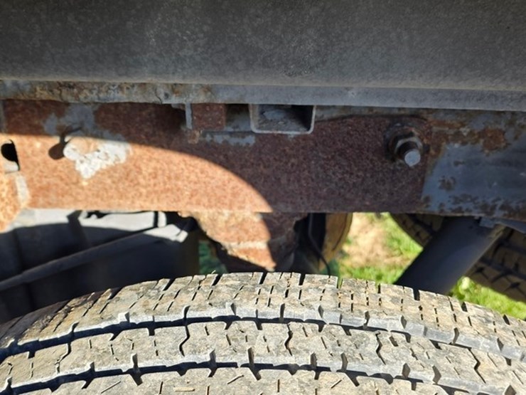 2011-chevrolet-2500-image-15