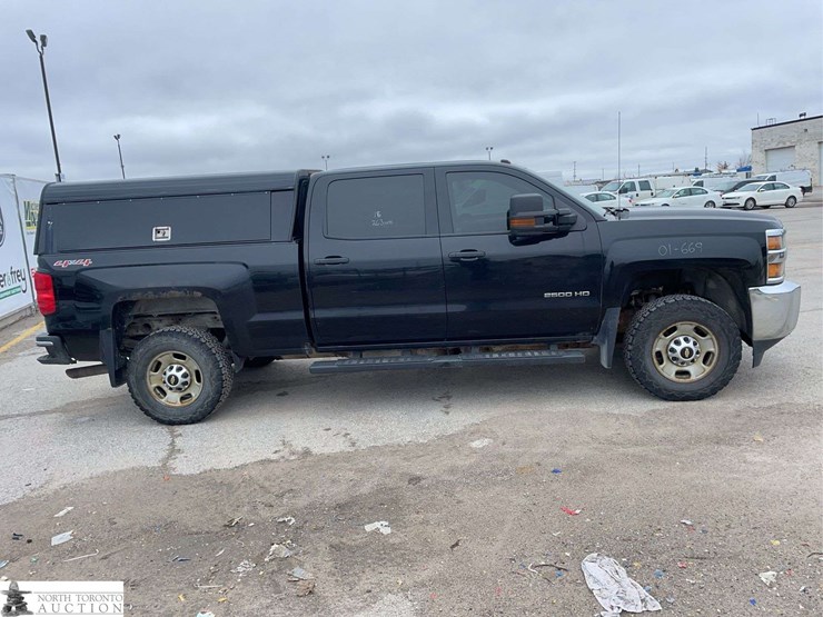 2016-chevrolet-silverado-2500hd-image-4