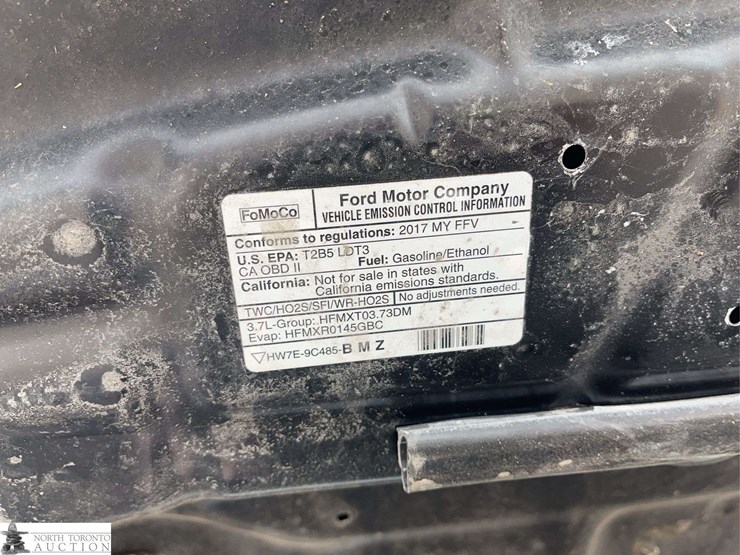 2017-ford-explorer-image-17