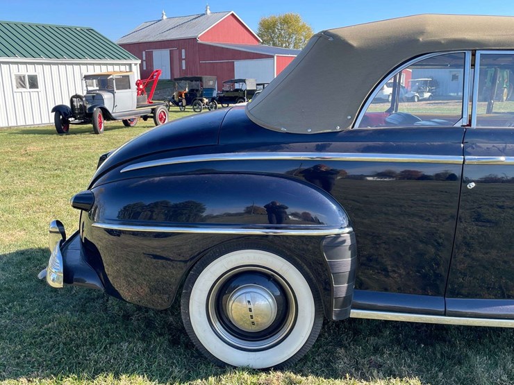 1948-ford-super-deluxe-convertible-image-29