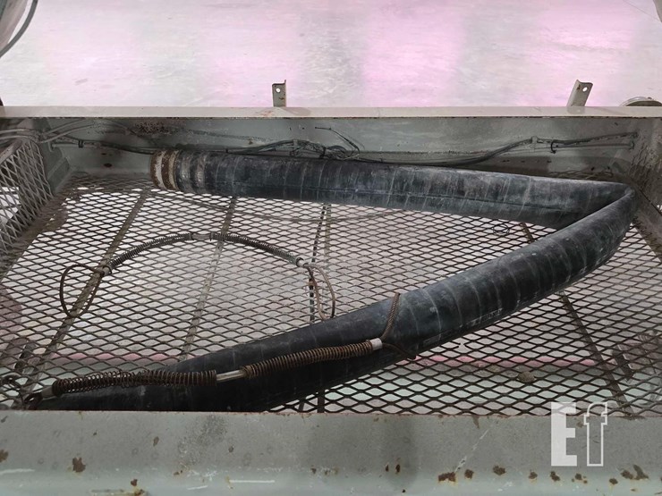 40-foot-pneumatic-tank-trailer-image-13