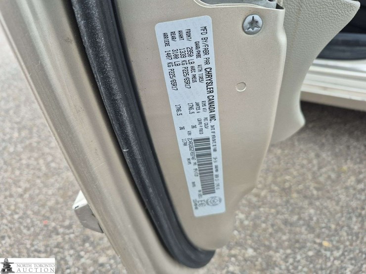 2015-dodge-grand-caravan-sxt-image-18