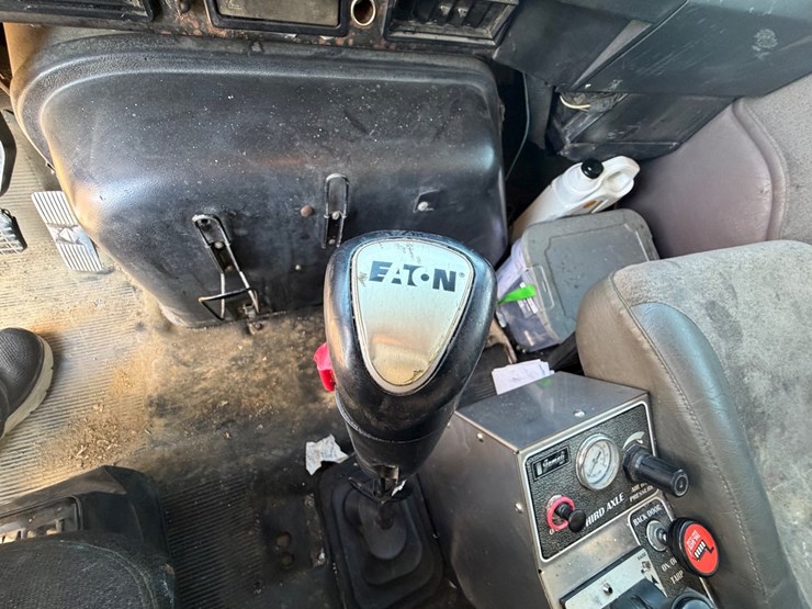 #31925-•-1999-international-tri-axle-dump-truck-image-21